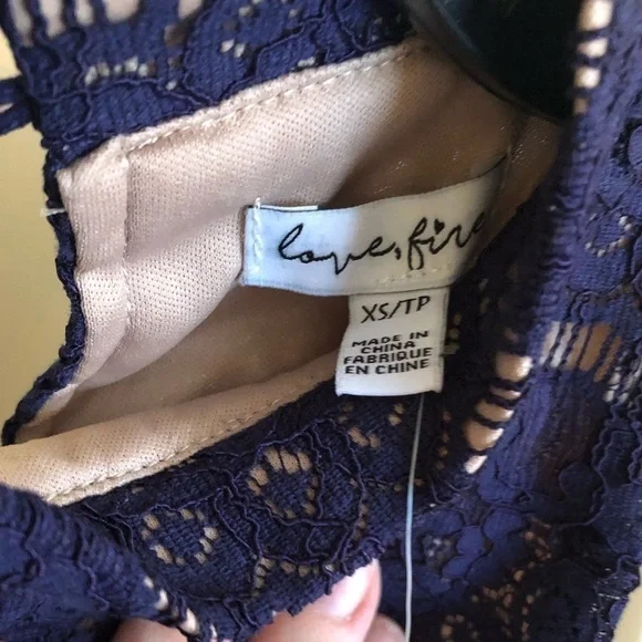 FULLY LINED π
ΊLOVE, Fire Blue Lace Sleeveless Top NWT - Picture 8 of 11